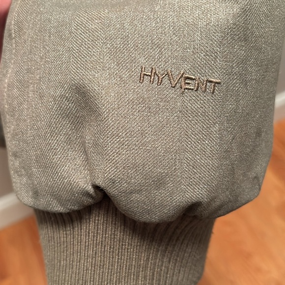 The North Face Tan Puffer Jacket - Picture 5 of 9